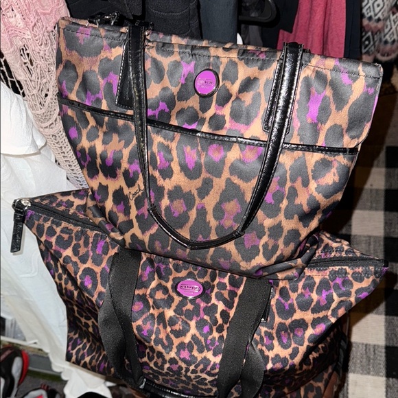 Coach overnight bag with matching tote
Beautiful set 🖤🤎💜 - Picture 6 of 16